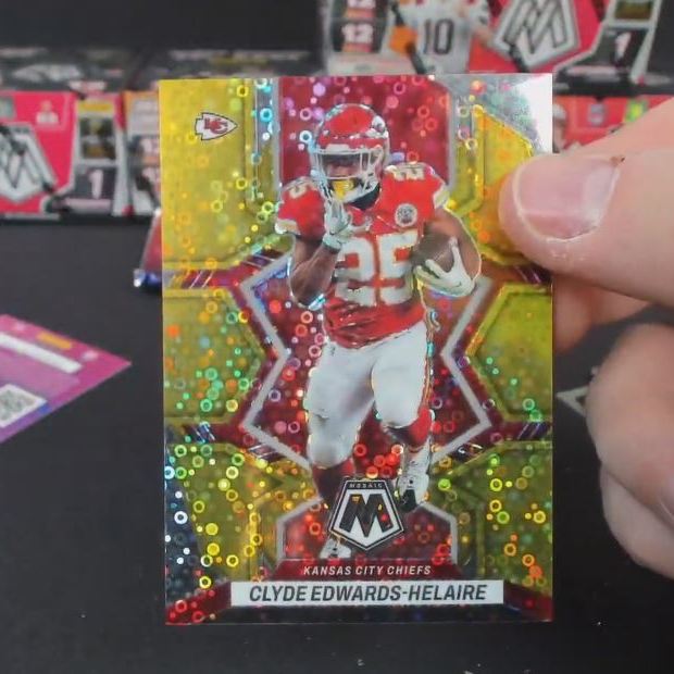 2022 Panini Mosaic No Huddle Football 1